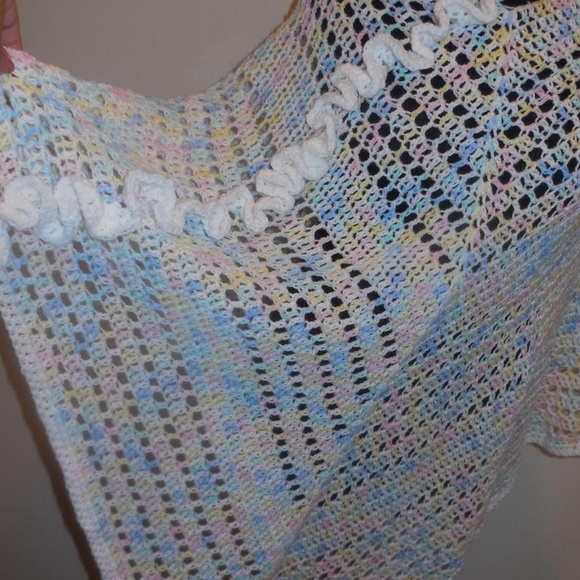 Handmade Poncho Crochet Rainbow Pastels Tussled - Picture 7 of 8